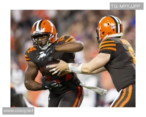 前进鹰与登博思的激烈对决谁能在赛场上笑到最后 前进鹰与登博思的激烈对决谁能在赛场上笑到最后